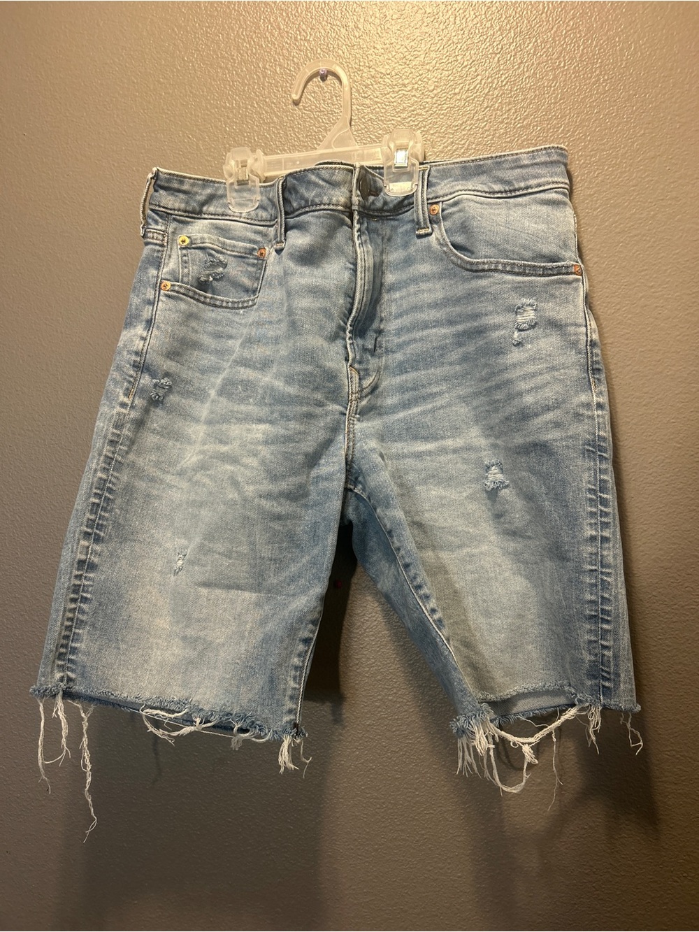 American Eagle Airflex+ Womens Denim Shorts Size 34 Light Wash Distressed Cutoff